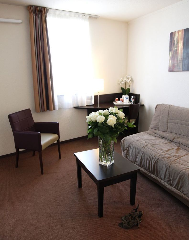 Brit Hotel Du Stade Rennes Ouest ภายนอก รูปภาพ