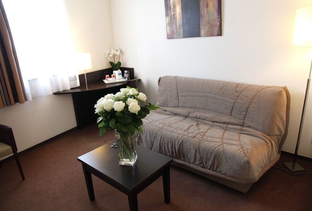 Brit Hotel Du Stade Rennes Ouest ภายนอก รูปภาพ