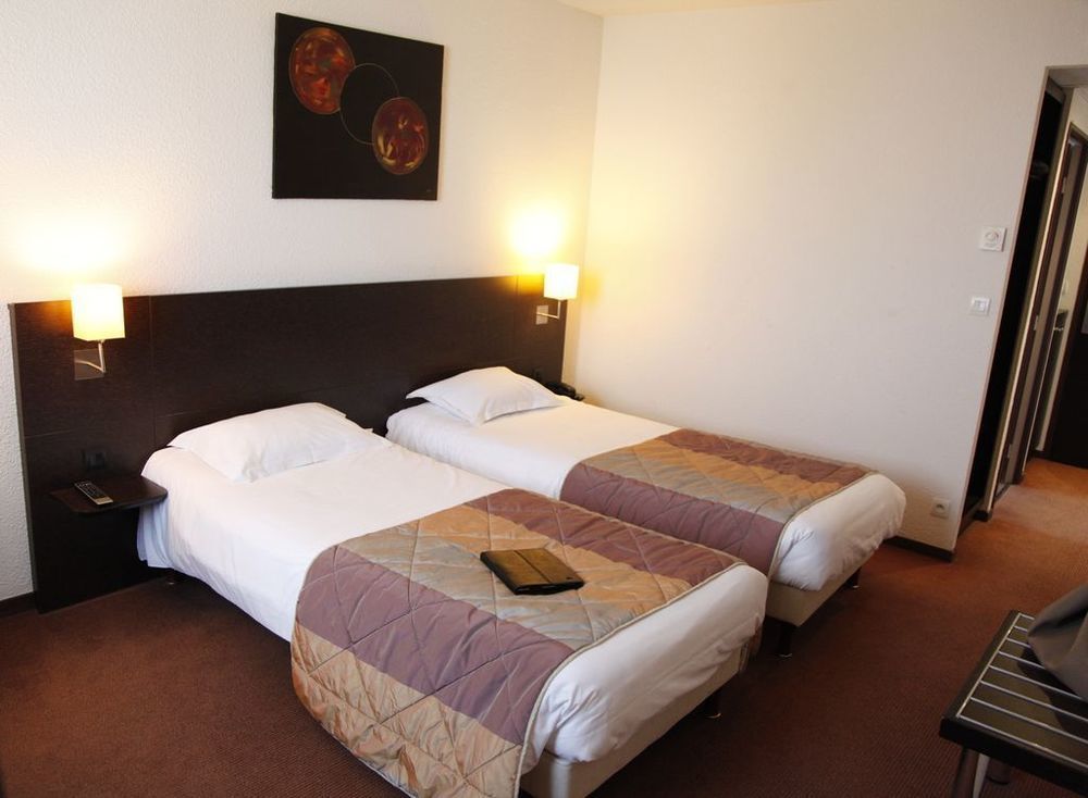 Brit Hotel Du Stade Rennes Ouest ภายนอก รูปภาพ